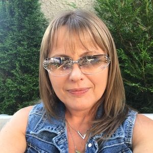 Meet your Posher, Carrie